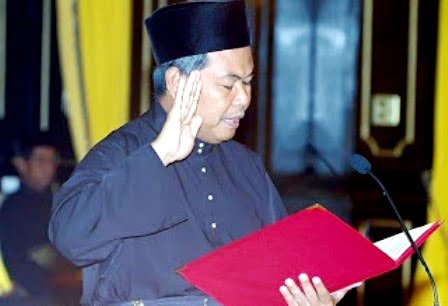Mad Said angkat sumpah http://www.buletinonline.net/images/stories/aberita19/Mad%20Said%20angkat%20sumpah.jpg